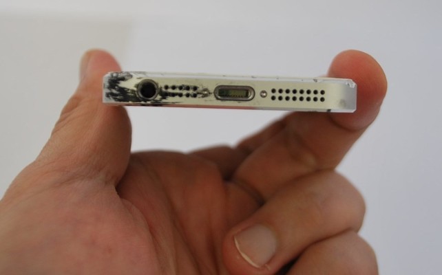 Ремонт разъема наушников IPhone 5 в Санкт-Петербурге